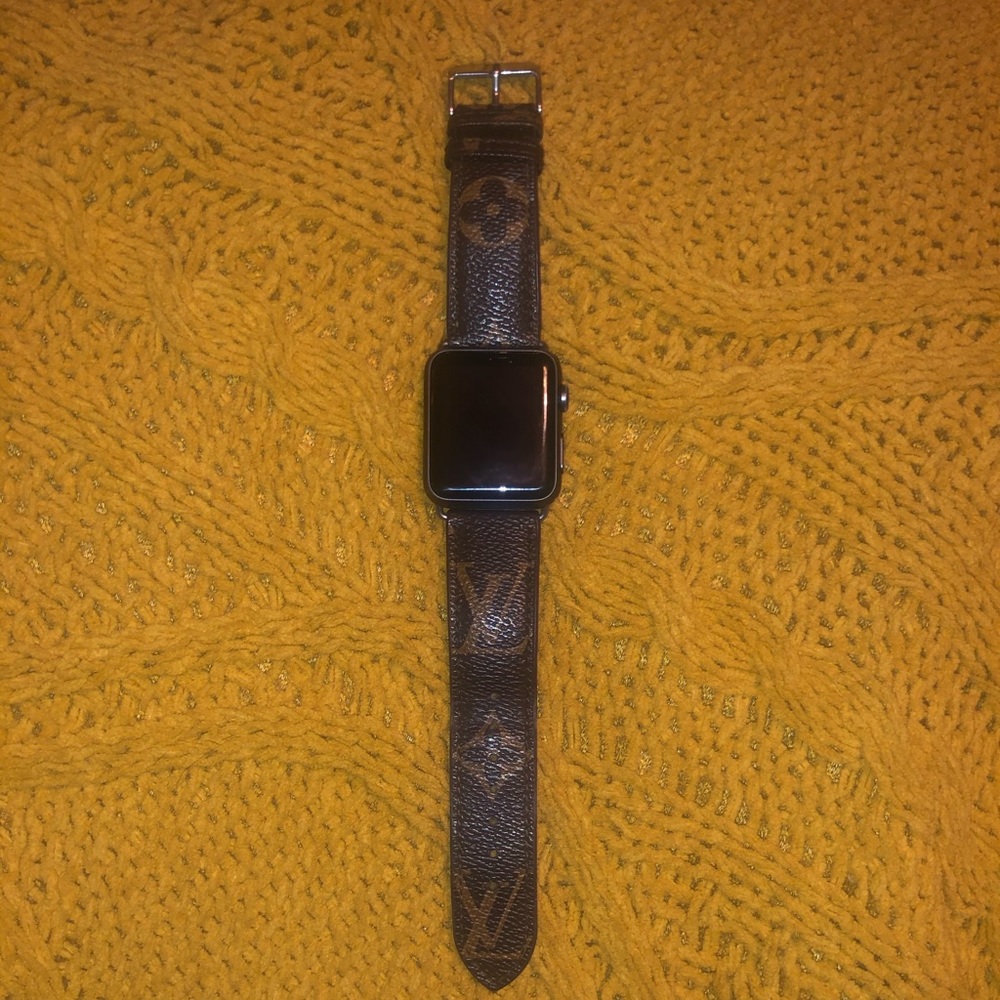 Apple Watch (Series 1 I believe) 44mm 😊